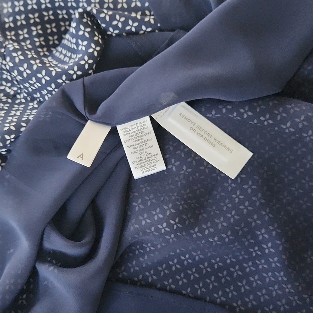 NWOT Loft Blouse - Picture 7 of 7